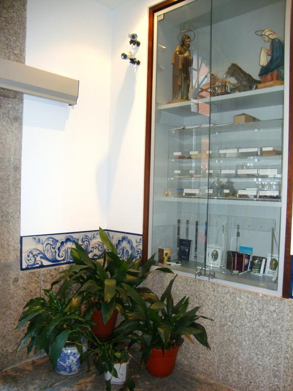Casa De Retiros N. S. Perpetuo Socorro Hotel กิมาไรส์ ภายนอก รูปภาพ
