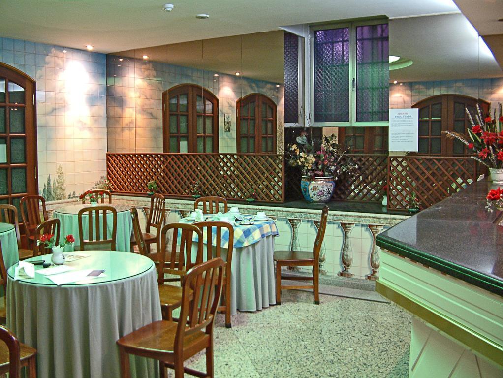 Casa De Retiros N. S. Perpetuo Socorro Hotel กิมาไรส์ ภายนอก รูปภาพ