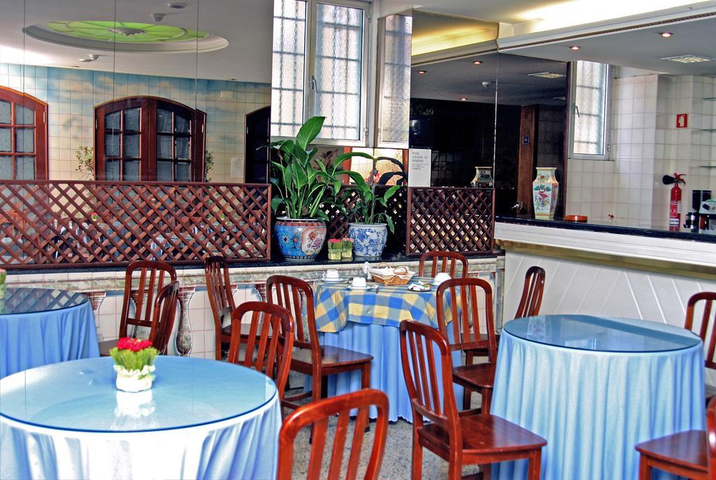 Casa De Retiros N. S. Perpetuo Socorro Hotel กิมาไรส์ ภายนอก รูปภาพ
